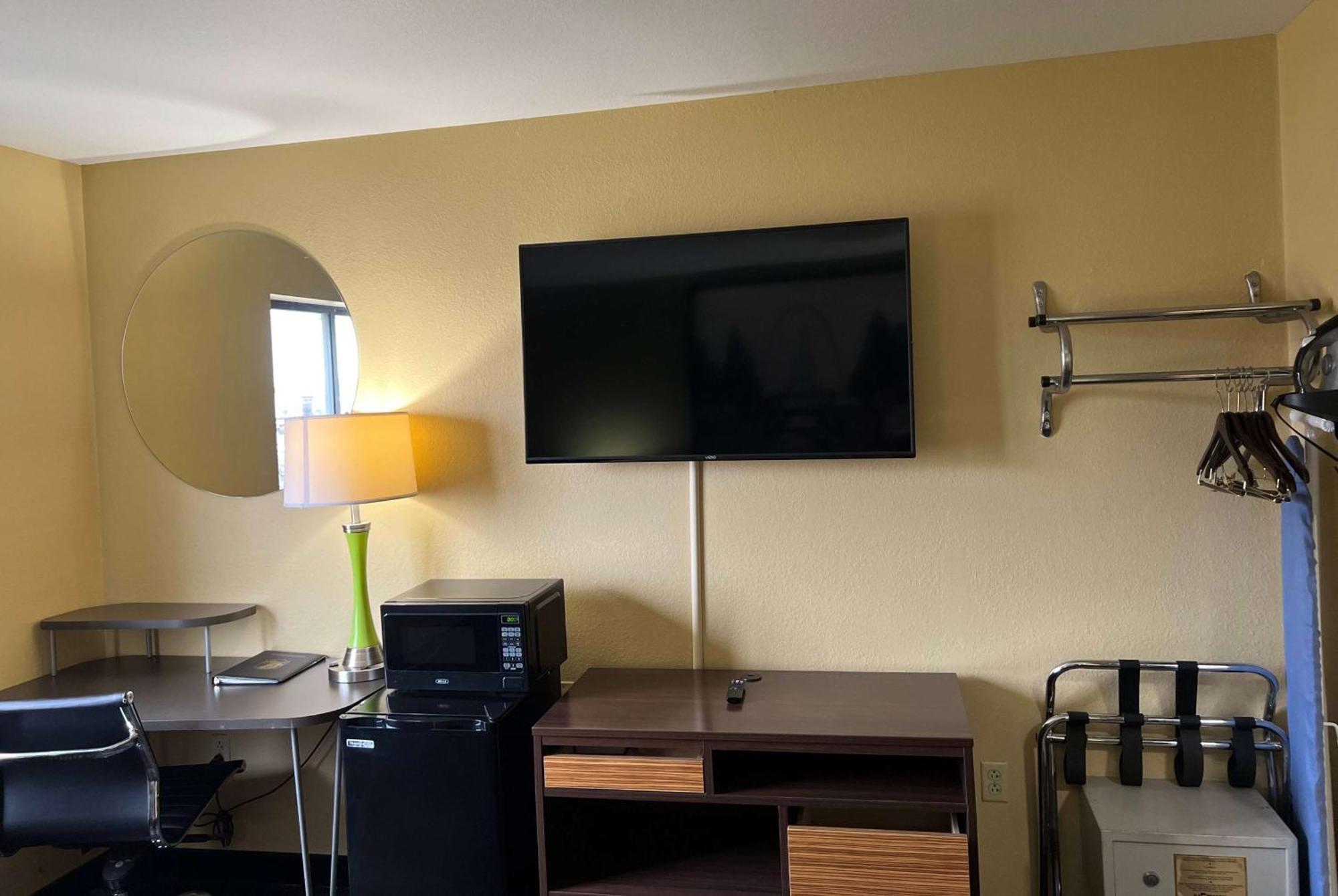 Hotel Super 8 By Wyndham Farmington Zewnętrze zdjęcie